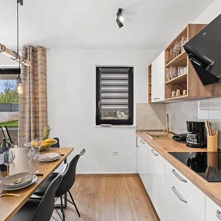 Em Appartement Poreč