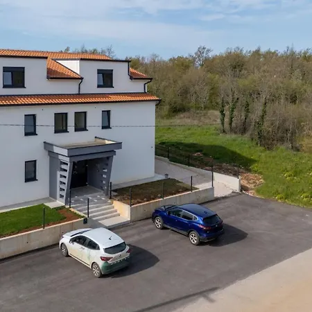 Em * Poreč
