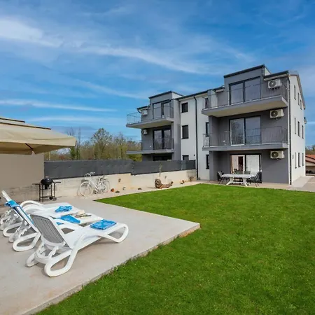 Em Διαμέρισμα